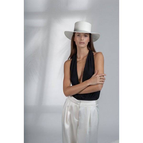 Dilara Latrous vasarinė skrybėlė